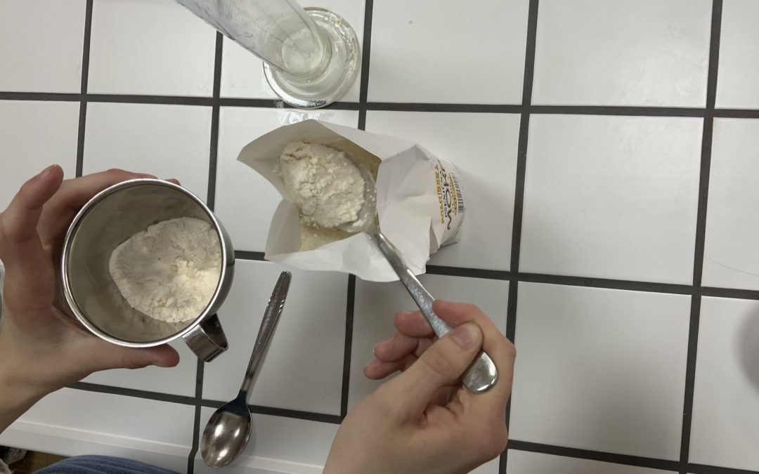 Čarobno lepilo iz kuhinje? Naši učenci so ga ustvarili sami!
